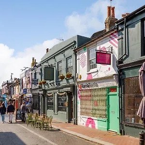 Apartment Trendy 1 Bed Flat With Roof Terrace, Brighton